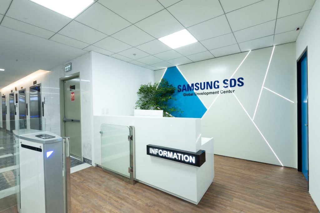 khu vực lễ tân văn phòng samsung